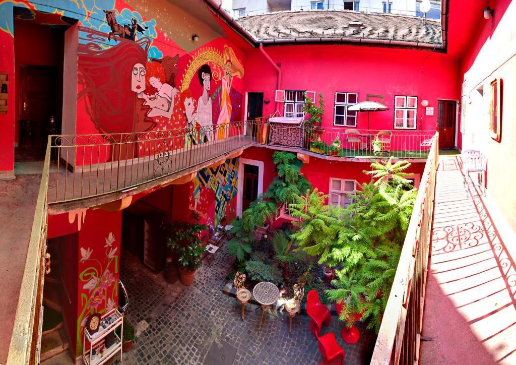 Santico Art Hotel And Hostel Budapeste Exterior foto