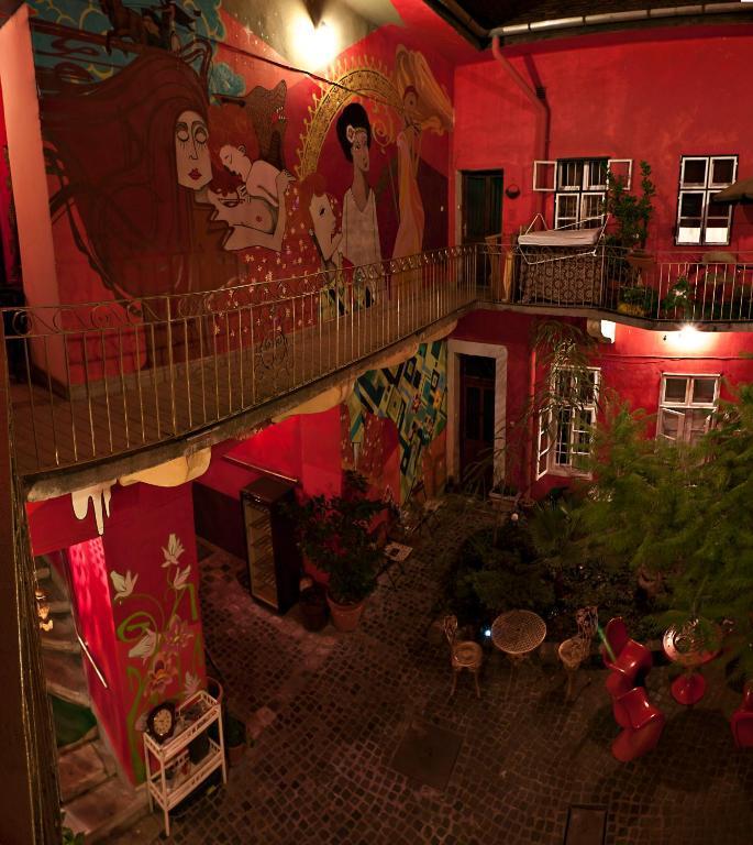 Santico Art Hotel And Hostel Budapeste Quarto foto
