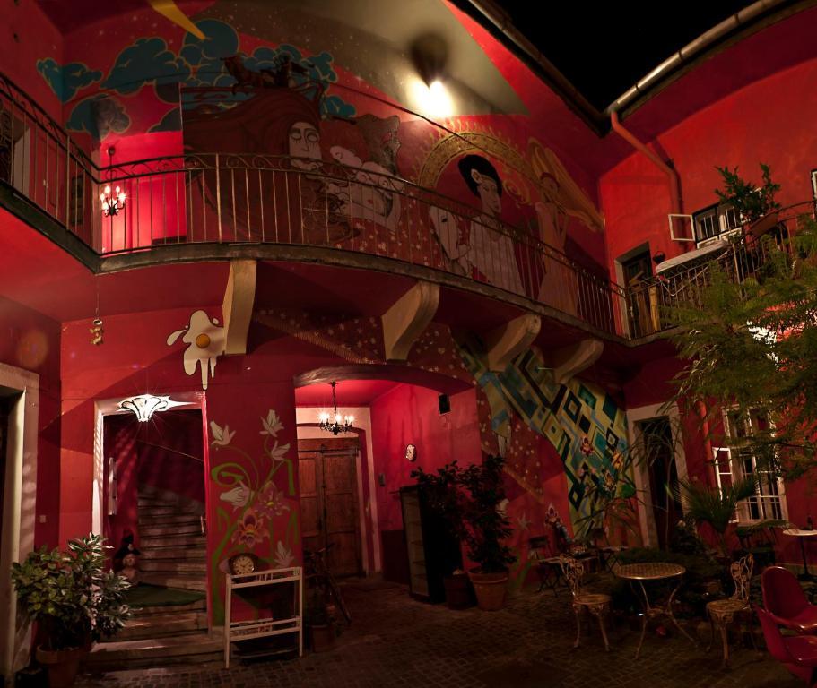 Santico Art Hotel And Hostel Budapeste Exterior foto