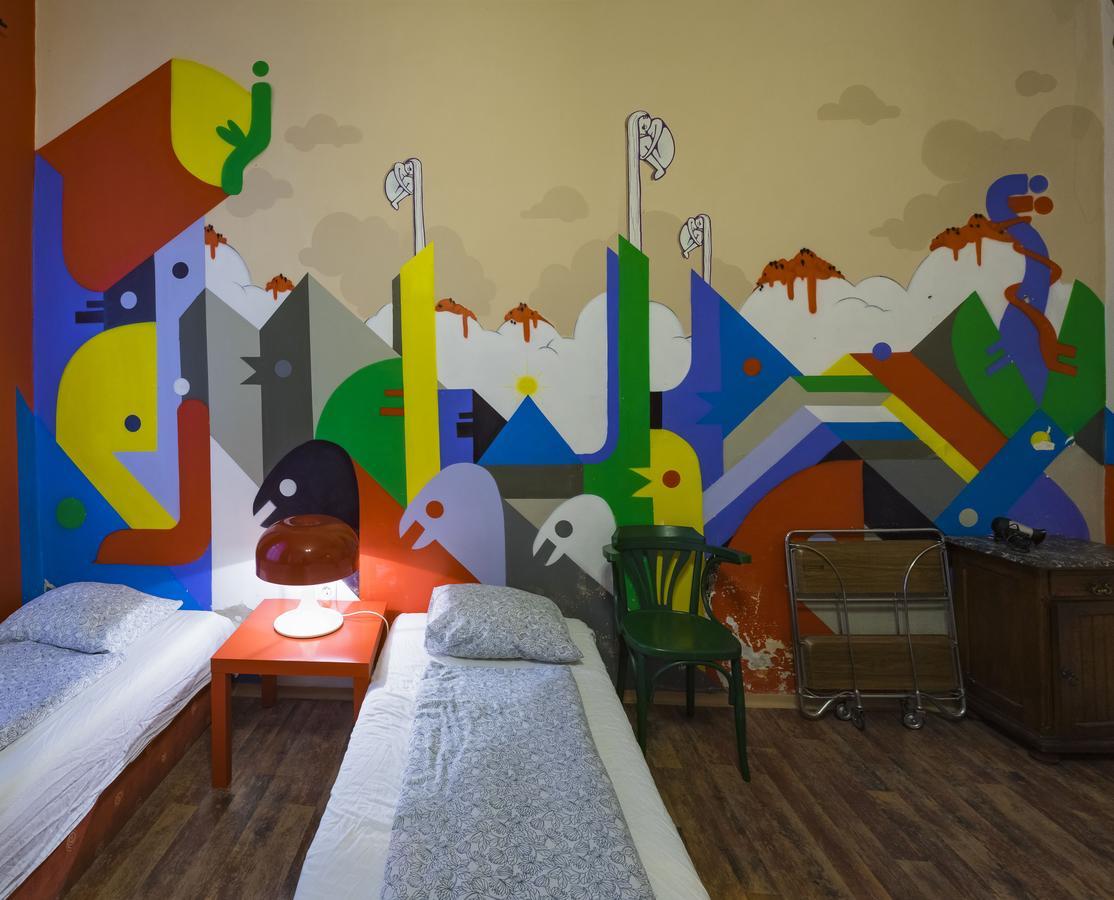 Santico Art Hotel And Hostel Budapeste Quarto foto