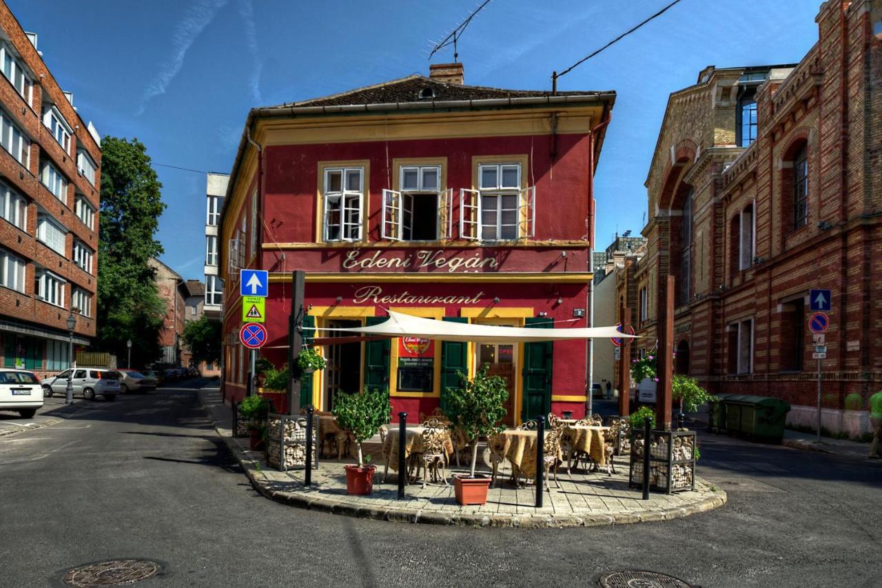 Santico Art Hotel And Hostel Budapeste Exterior foto
