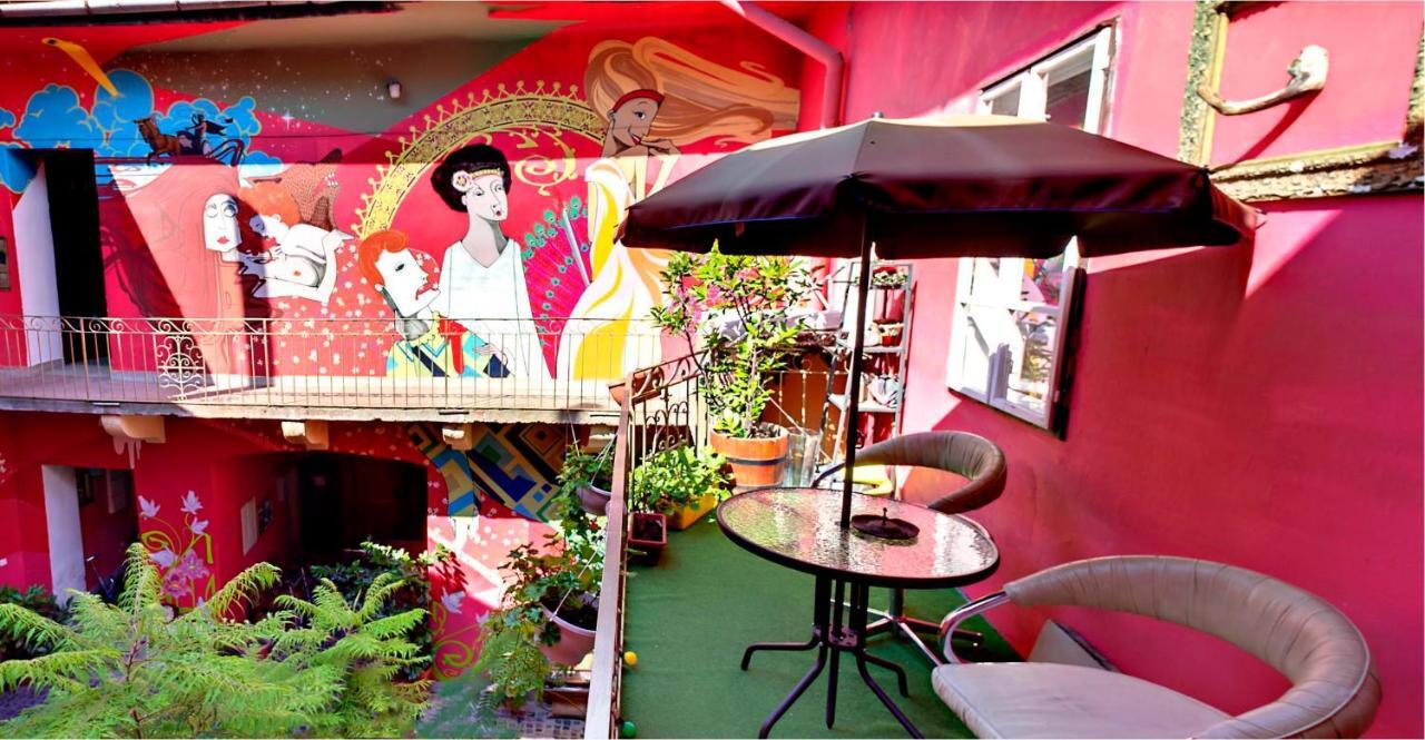 Santico Art Hotel And Hostel Budapeste Quarto foto